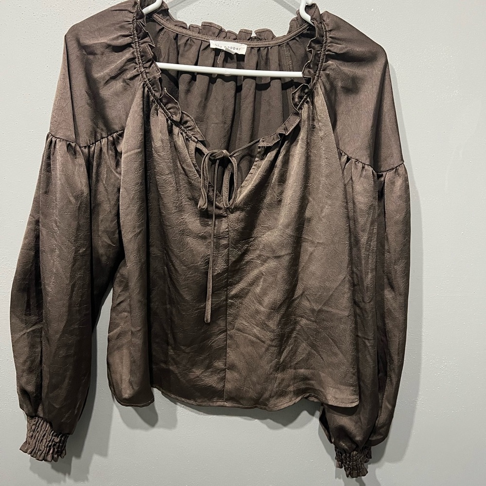 Blu Pepper shiny brown blouse with tie front and ruffle details. Size: S #boho